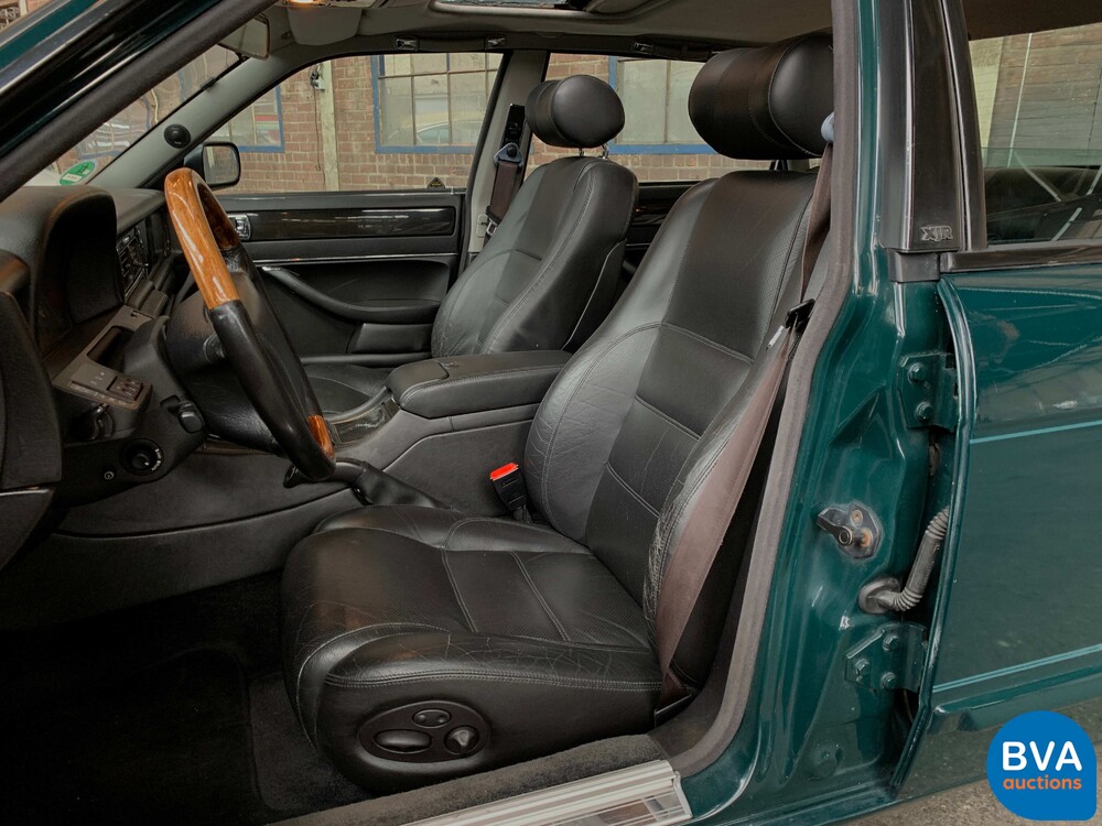 Jaguar XJR4.0 Kompressor 320 PS X300 1995, 46-RF-DD.