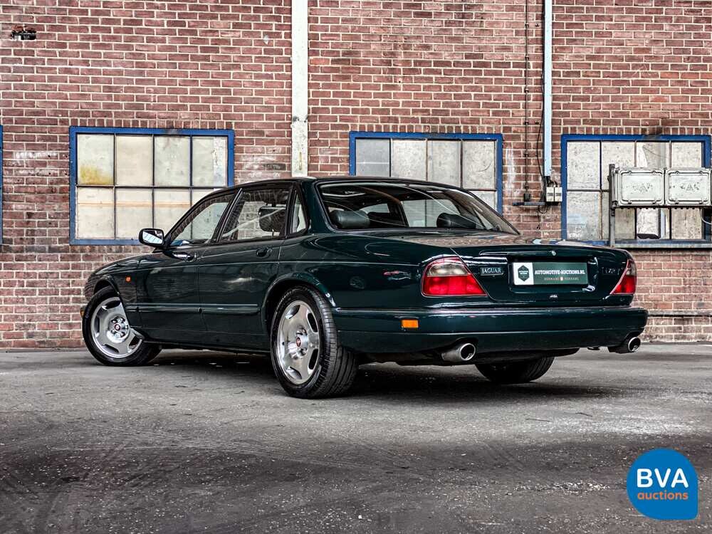 Jaguar XJR4.0 Kompressor 320 PS X300 1995, 46-RF-DD.