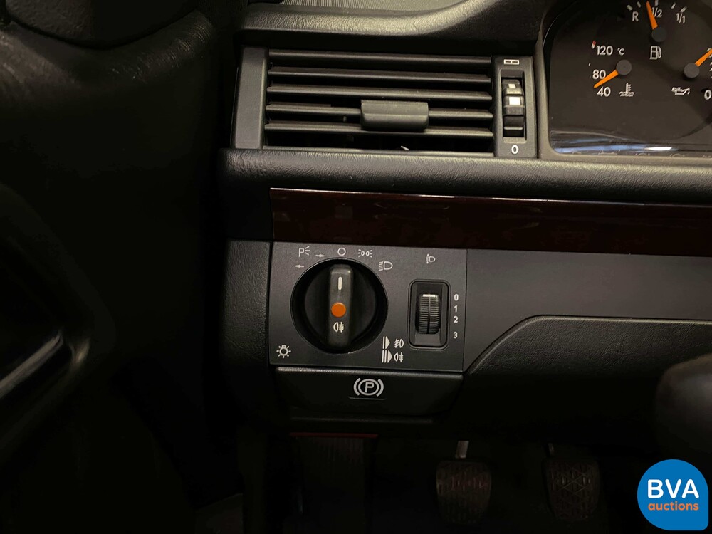 Mercedes-Benz E200 Cabrio W124 C 1995.