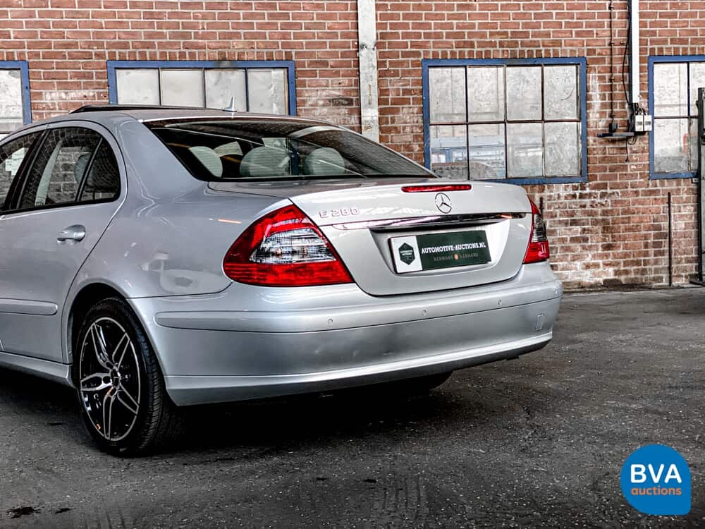 Mercedes-Benz E2803.0 V6 E-Klasse 231 PS 2007 -Org. NL-, 18-TT-NX.