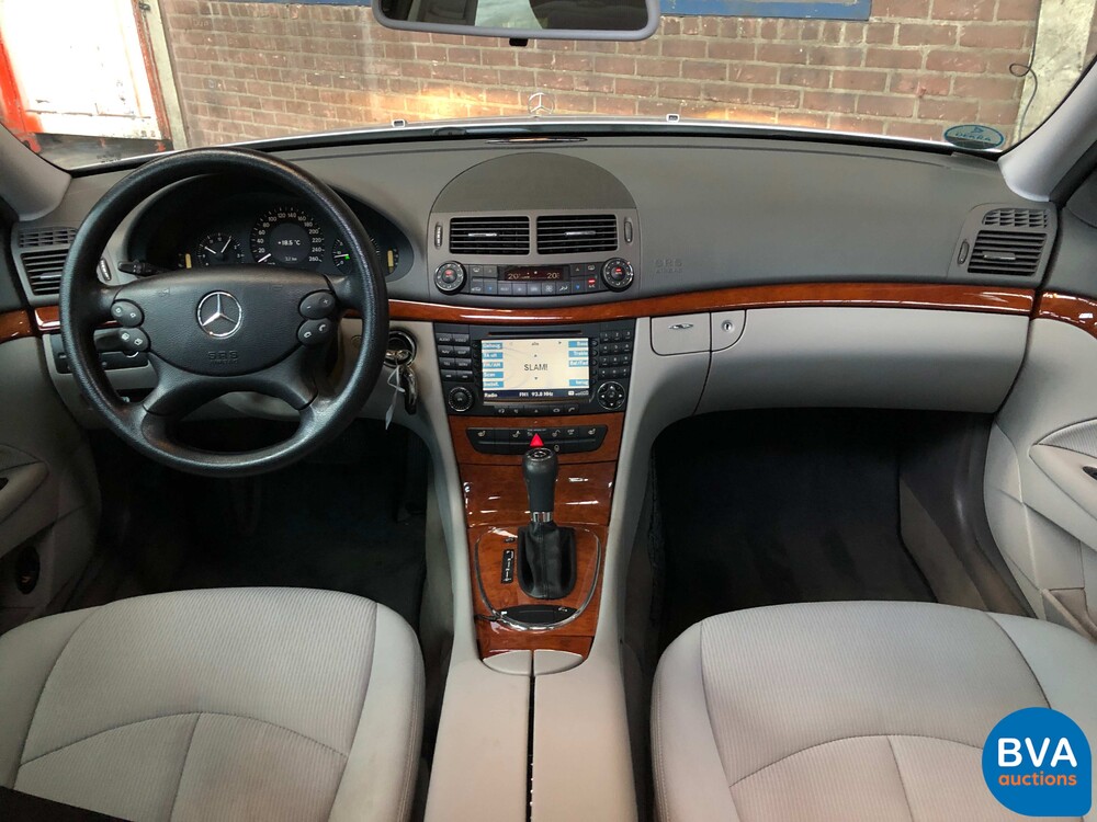 Mercedes-Benz E2803.0 V6 E-Klasse 231 PS 2007 -Org. NL-, 18-TT-NX.