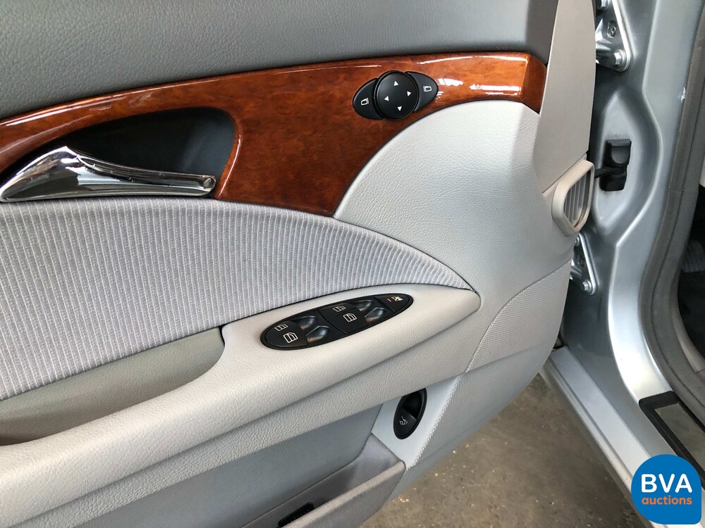 Mercedes-Benz E2803.0 V6 E-Klasse 231 PS 2007 -Org. NL-, 18-TT-NX.