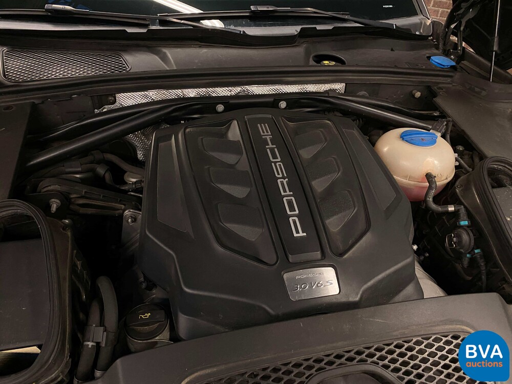 Porsche Macan S3.0 V6 340 PS 2015.