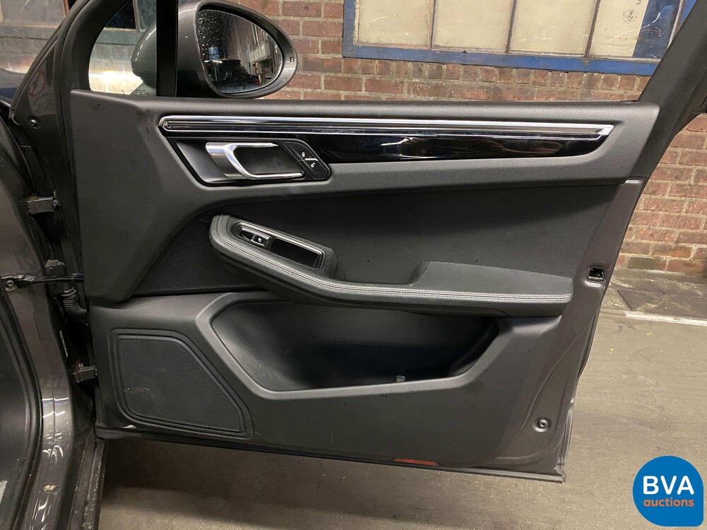 Porsche Macan S3.0 V6 340 PS 2015.