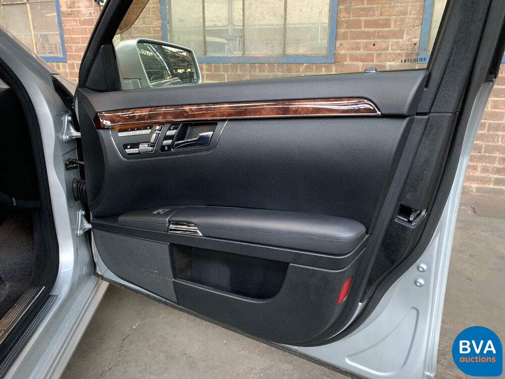 Mercedes-Benz S550 S-Klasse Lang 388 PS 2007.