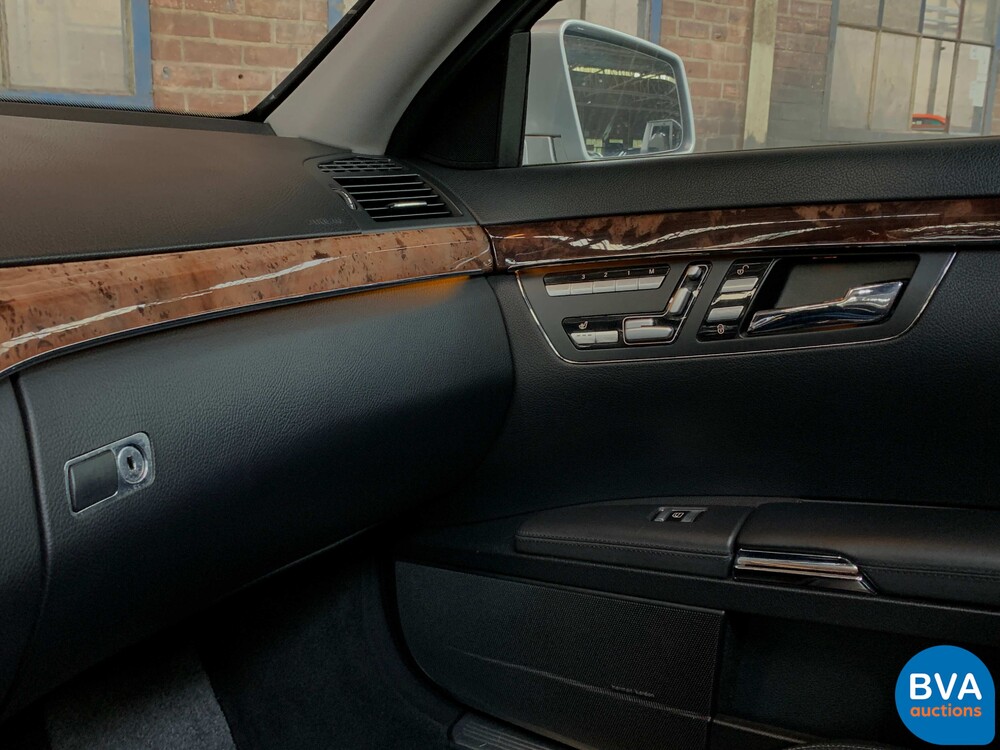 Mercedes-Benz S550 S-Klasse Lang 388 PS 2007.