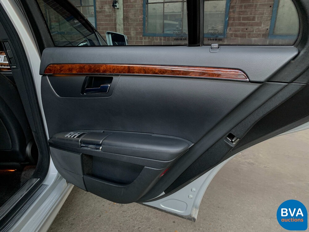 Mercedes-Benz S550 S-Klasse Lang 388 PS 2007.