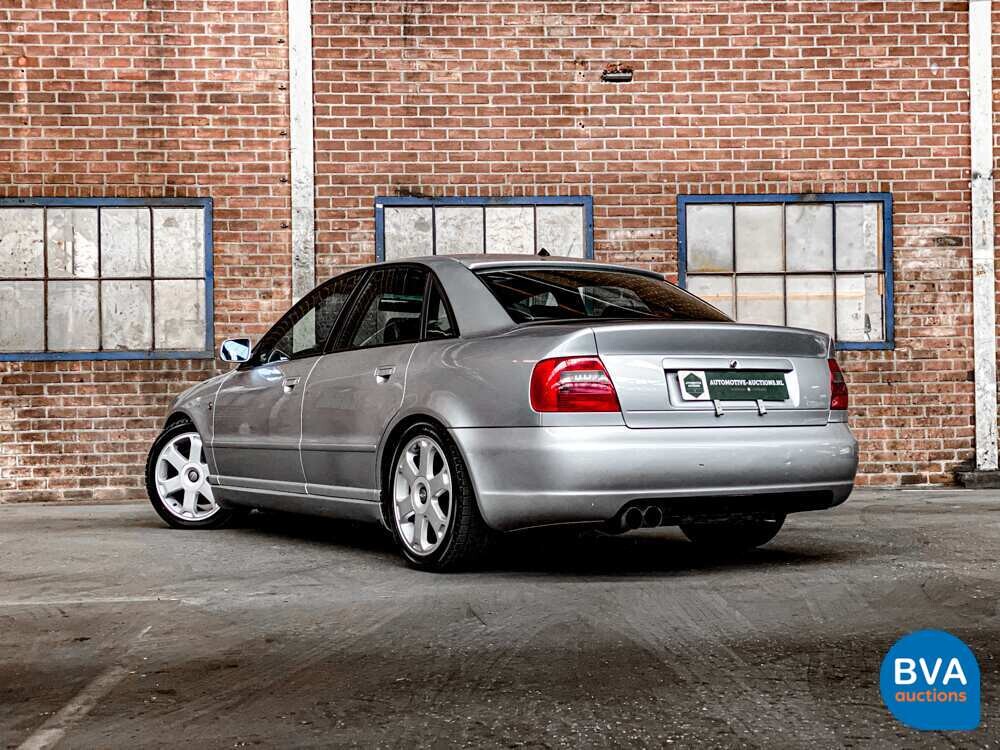 Audi S4 2.7 V6 Quattro Biturbo 265 PS 2002.