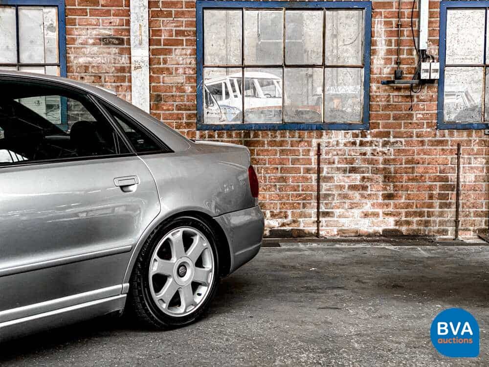 Audi S4 2.7 V6 Quattro Biturbo 265 PS 2002.