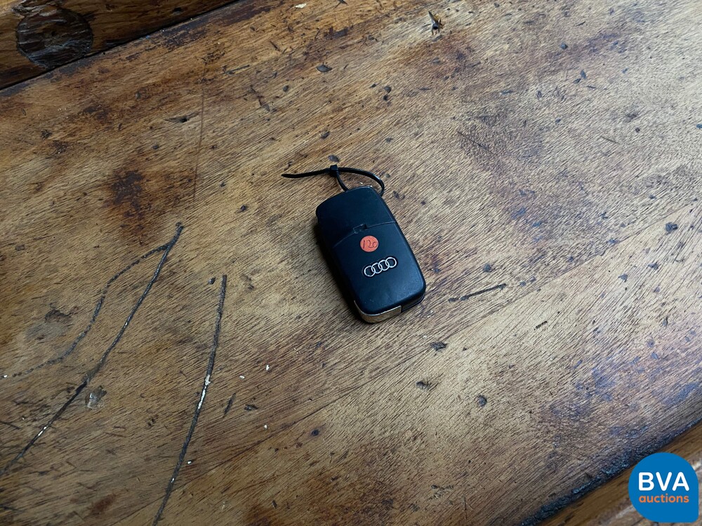 Audi S4 2.7 V6 Quattro Biturbo 265 PS 2002.