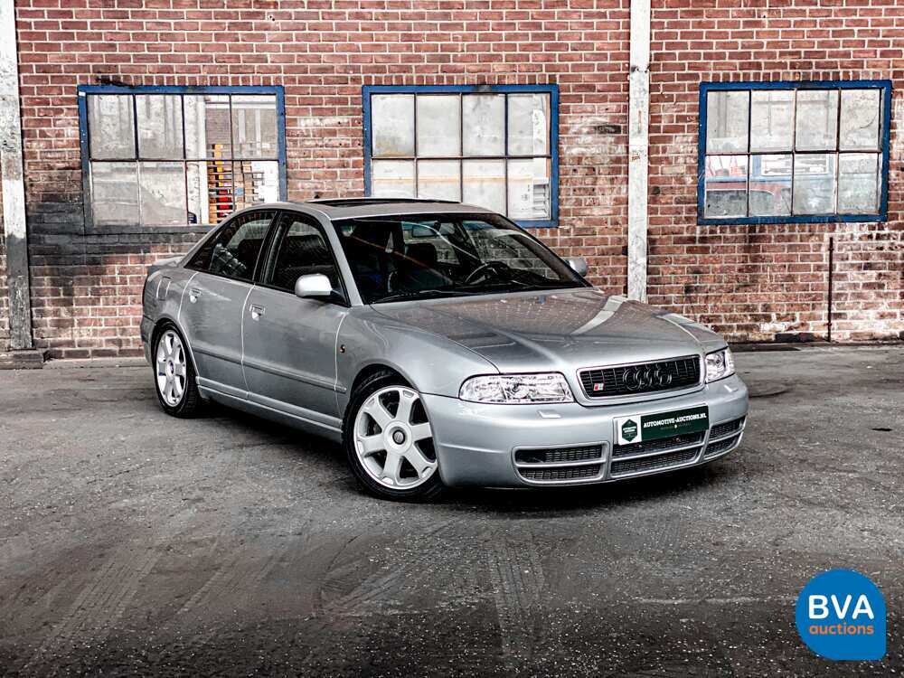 Audi S4 2.7 V6 Quattro Biturbo 265 PS 2002.