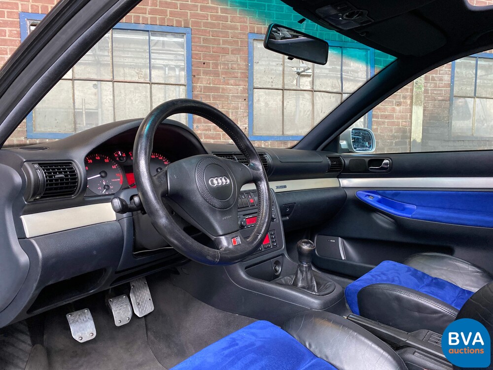 Audi S4 2.7 V6 Quattro Biturbo 265 PS 2002.