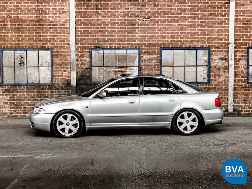 Audi S4 2.7 V6 Quattro Biturbo 265 PS 2002.