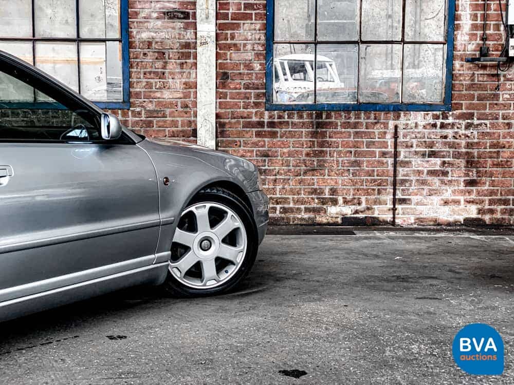 Audi S4 2.7 V6 Quattro Biturbo 265 PS 2002.