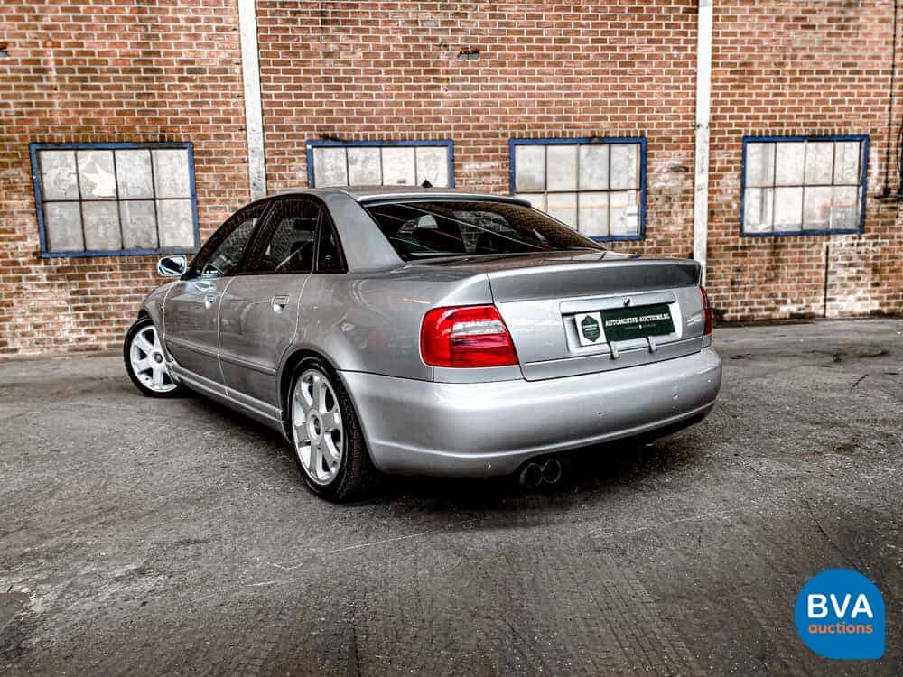 Audi S4 2.7 V6 Quattro Biturbo 265 PS 2002.