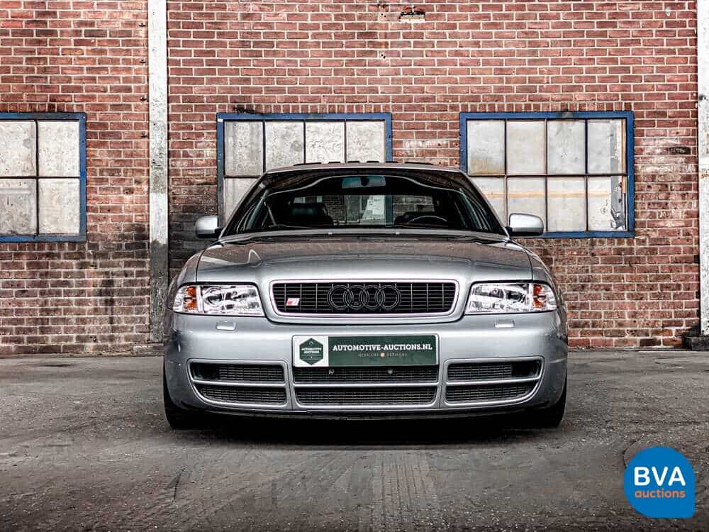 Audi S4 2.7 V6 Quattro Biturbo 265 PS 2002.