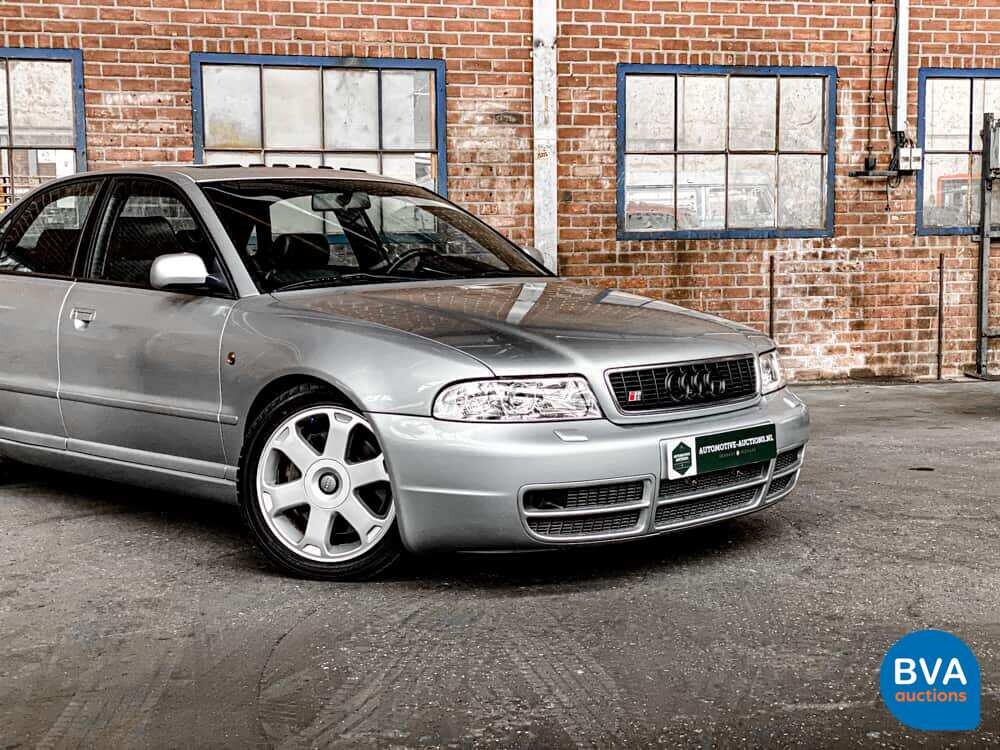 Audi S4 2.7 V6 Quattro Biturbo 265 PS 2002.