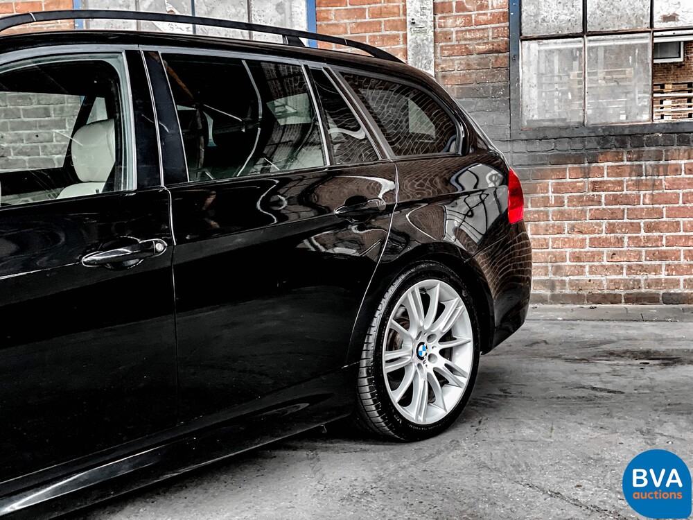BMW 325i 3.0 Touring 218 PS 2008, H-590-LB.