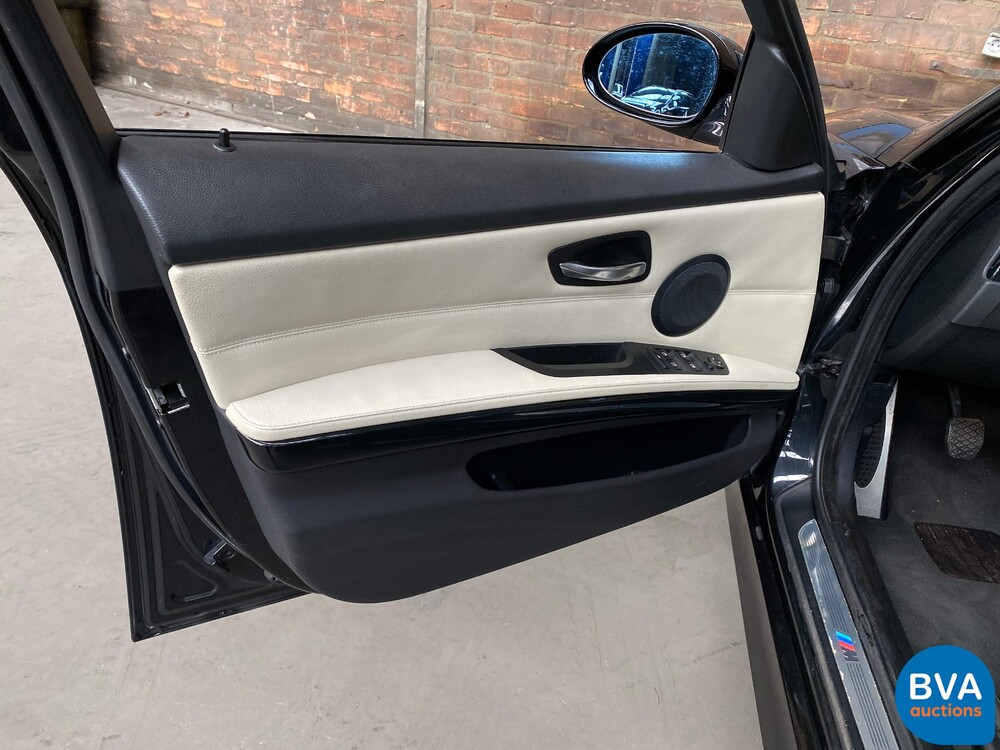 BMW 325i 3.0 Touring 218 PS 2008, H-590-LB.