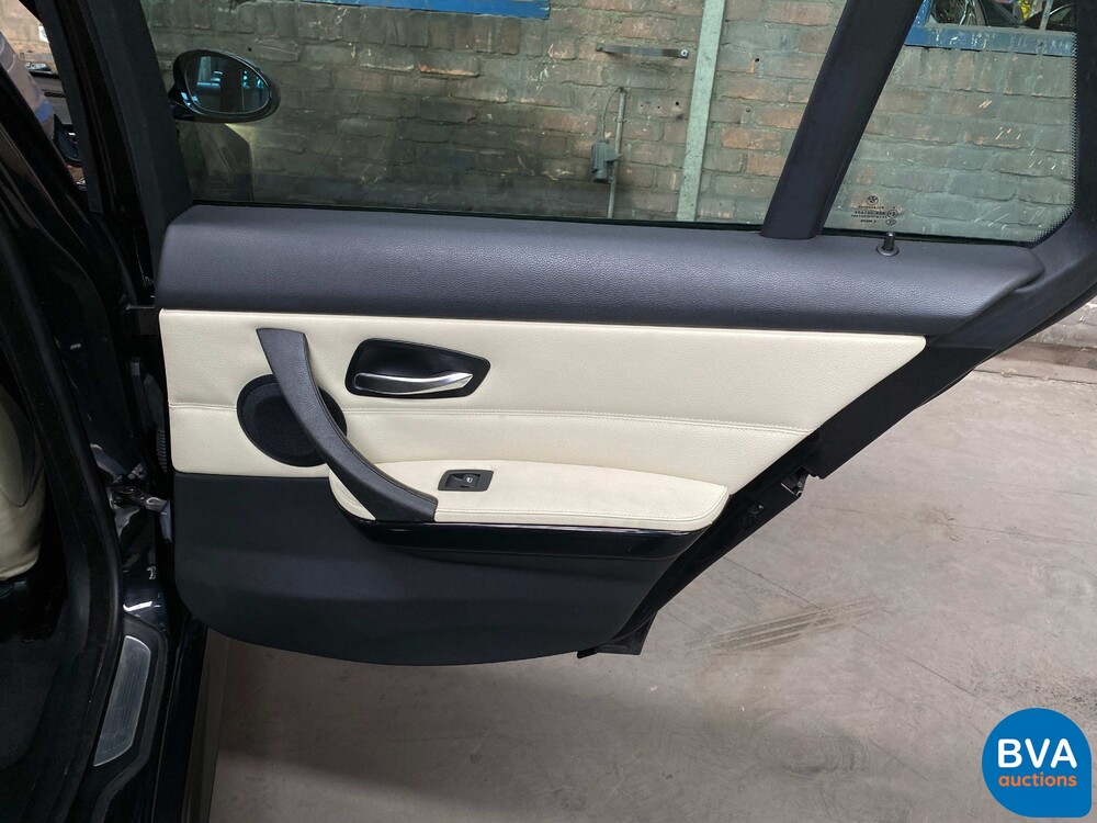 BMW 325i 3.0 Touring 218 PS 2008, H-590-LB.