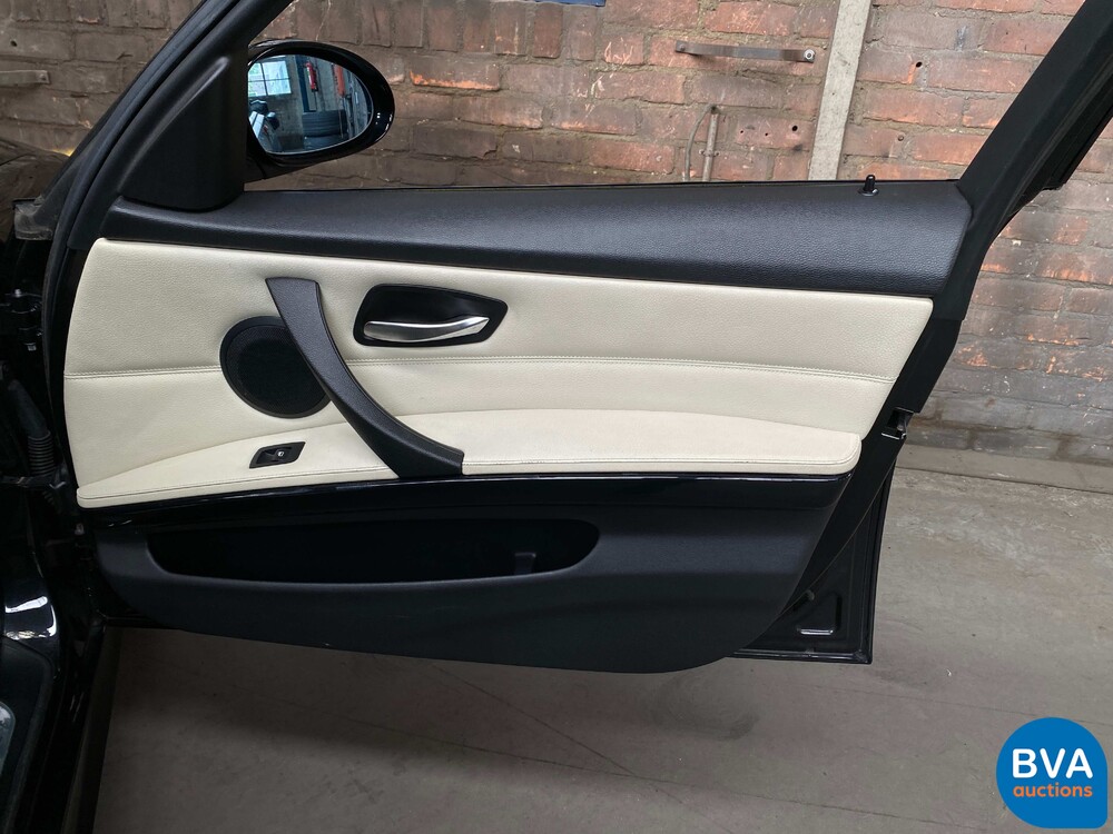 BMW 325i 3.0 Touring 218 PS 2008, H-590-LB.