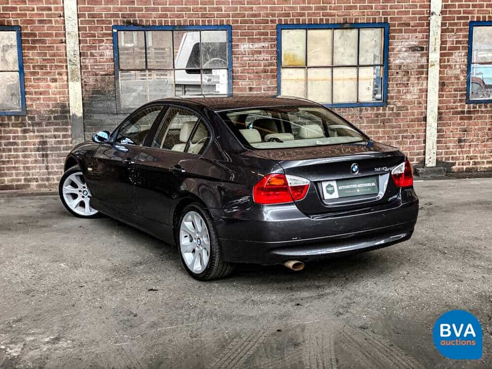 BMW 320i 3er Dynamic Executive 150pk 2005 -Original NL-, 72-RK-ZG.