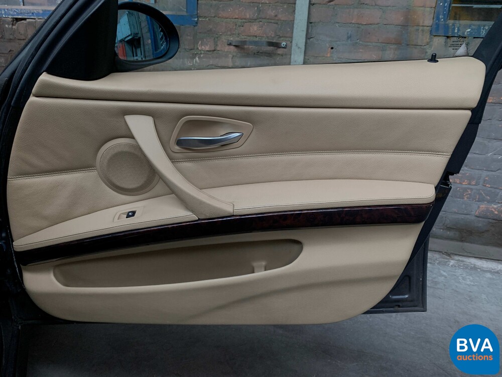 BMW 320i 3er Dynamic Executive 150pk 2005 -Original NL-, 72-RK-ZG.