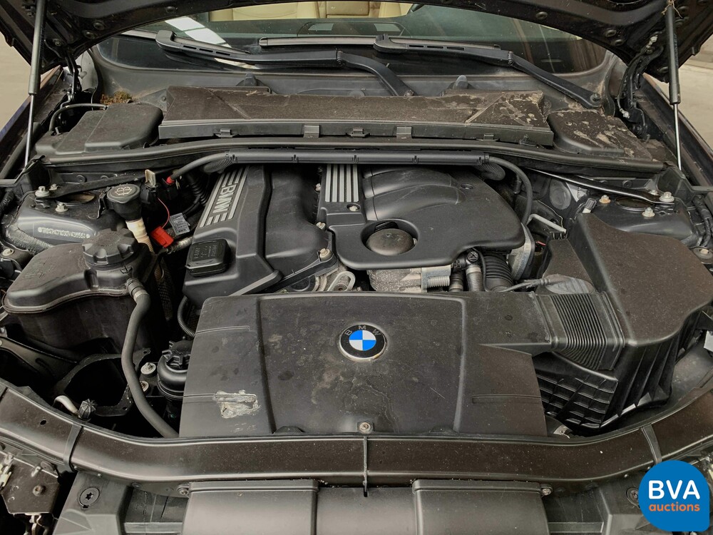 BMW 320i 3er Dynamic Executive 150pk 2005 -Original NL-, 72-RK-ZG.