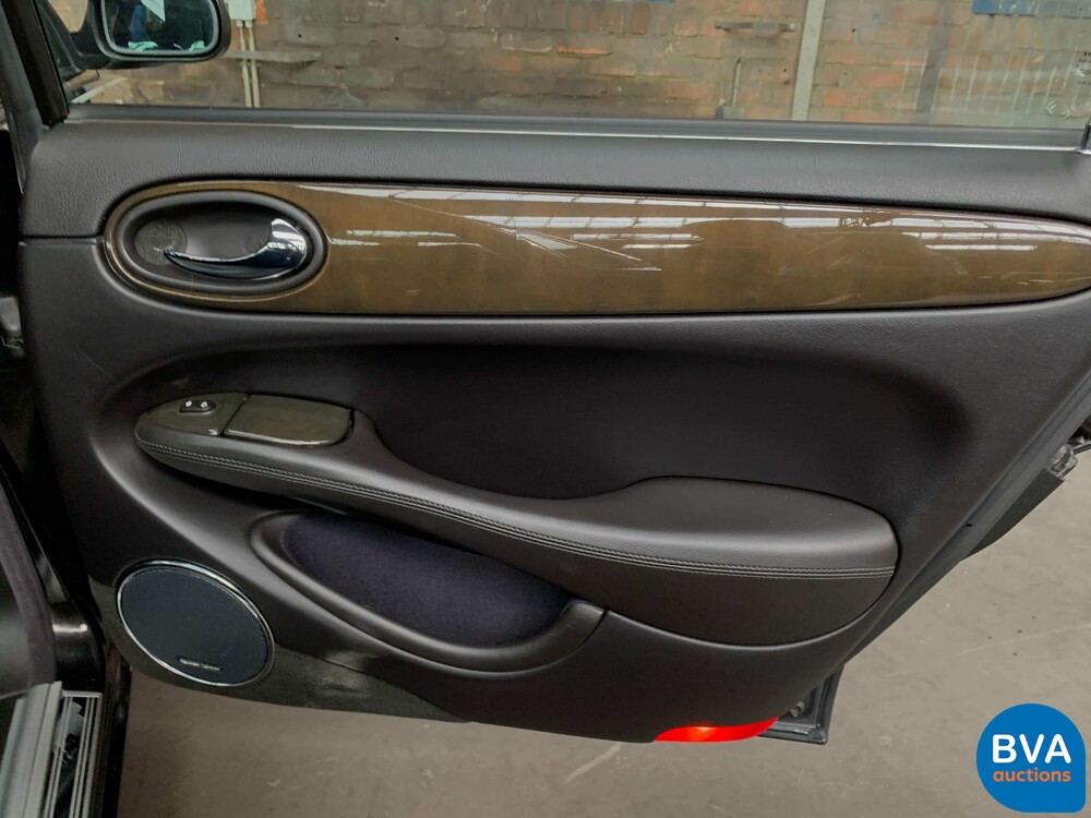 Jaguar XJR V8 363 PS 1998.