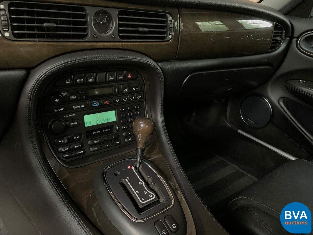 Jaguar XJR V8 363 PS 1998.