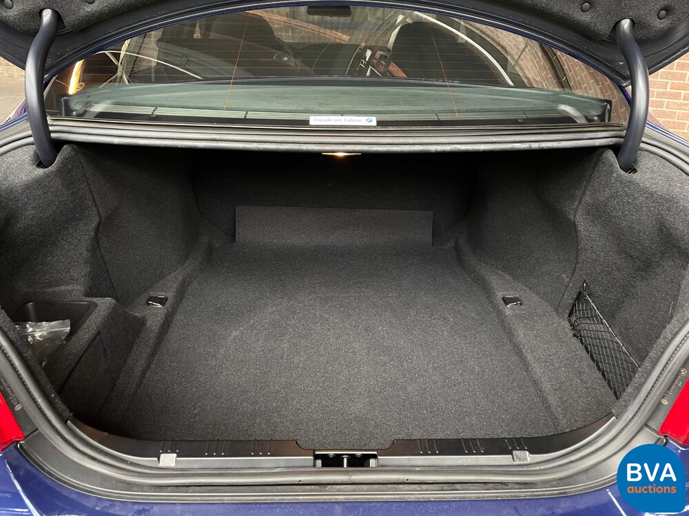 BMW M5 5.0 V10 E60 507pk 5-Serie 2005 -YOUNGTIMER-, J-709-BP.