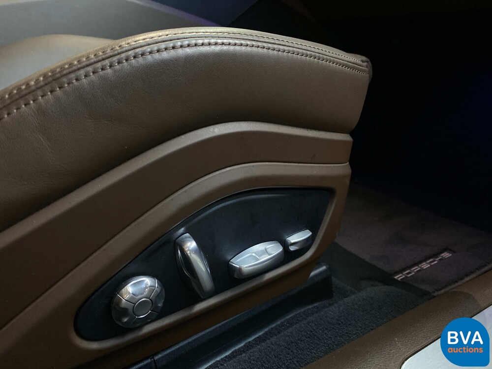 Porsche Panamera2.9 V6 Bi-Turbo Plug-In Hybrid PDK 462pk Sport-Chrono 2018.