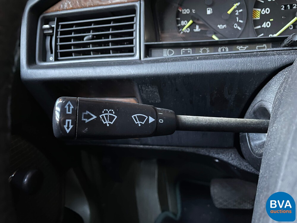 Mercedes-Benz 190E 102 PS W201 1986, 13-JHX-2.