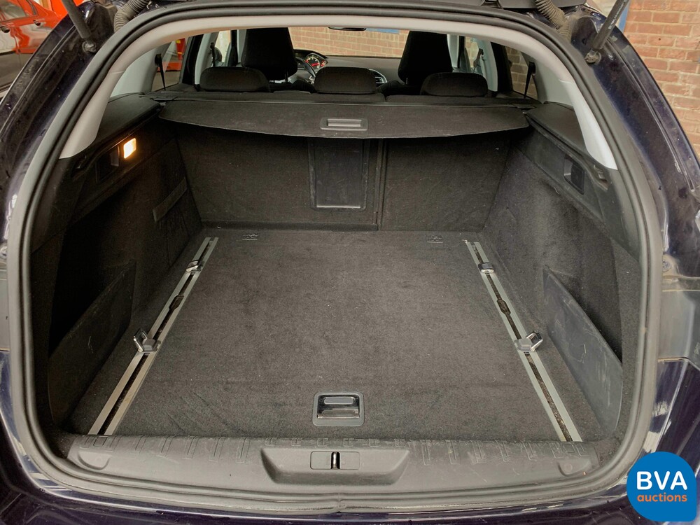 Peugeot 308 SW1.6 BlueHDI Blue Lease Executive 120 PS 2015 -Org. NL-, HP-621-B.