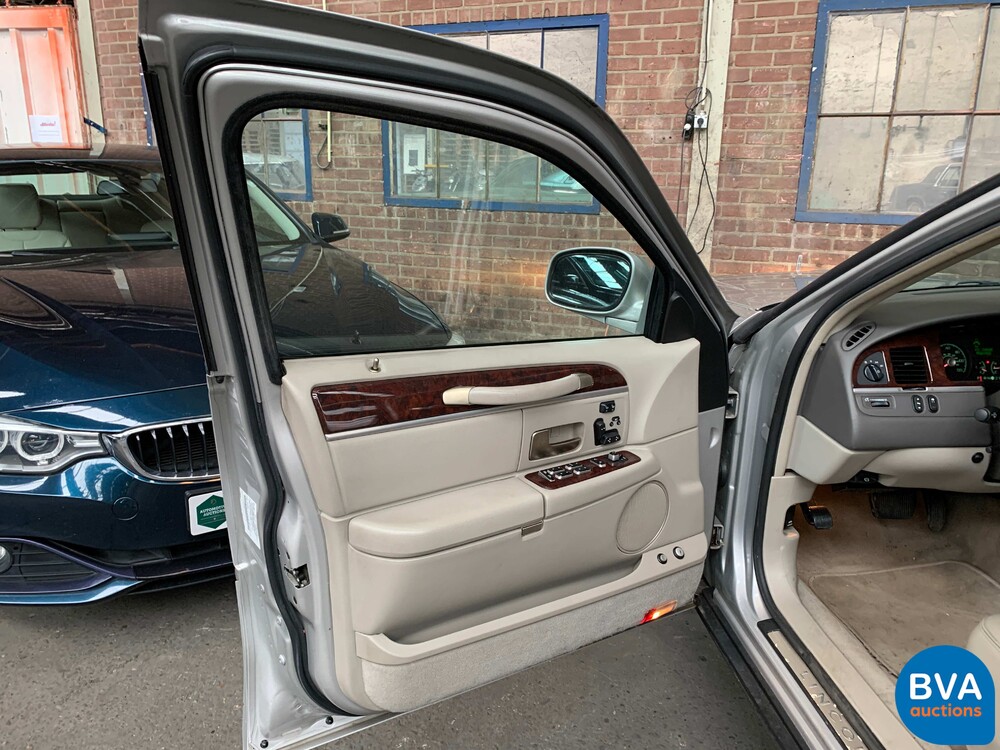 Lincoln Town Car Signature L4.6 V8 Extended 2008, 06-ZP-HH.