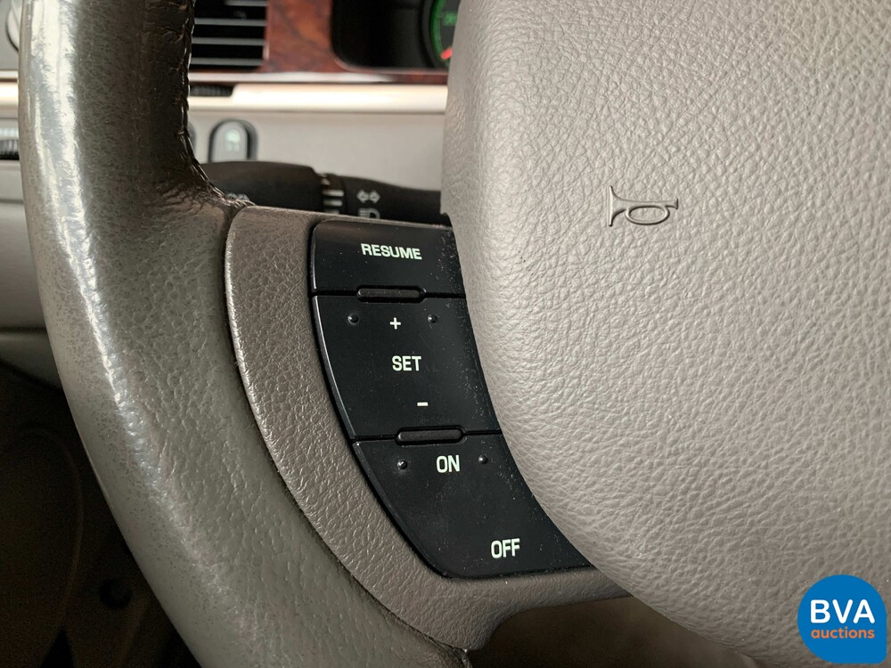 Lincoln Town Car Signature L4.6 V8 Extended 2008, 06-ZP-HH.