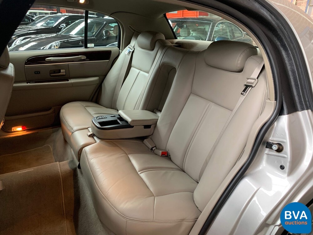 Lincoln Town Car Signature L4.6 V8 Extended 2008, 06-ZP-HH.