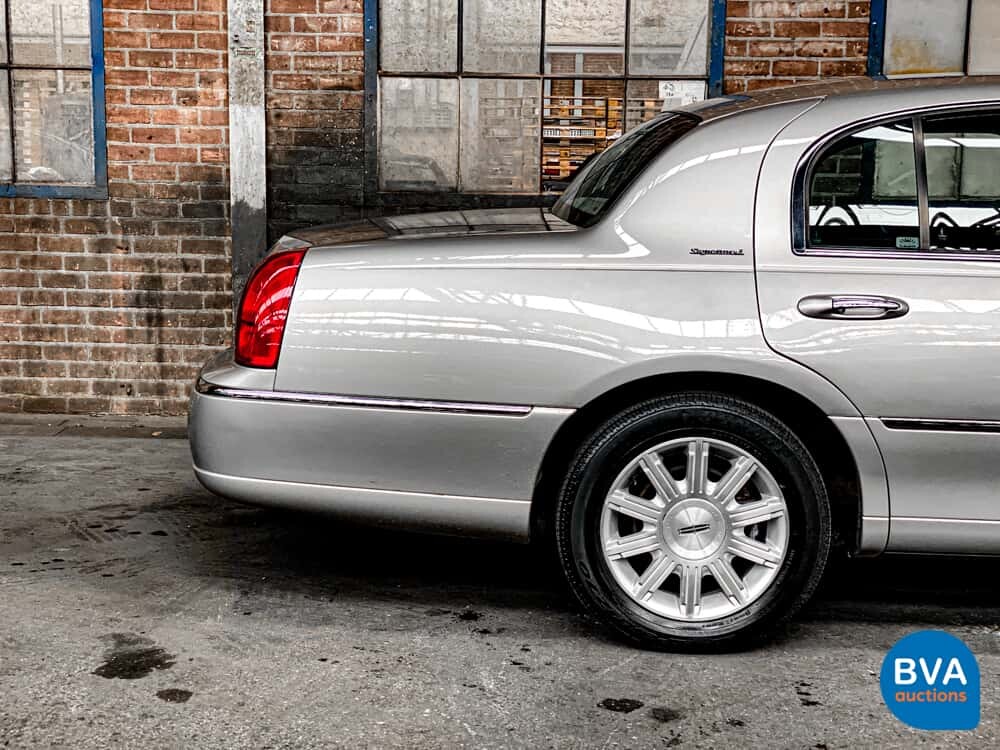 Lincoln Town Car Signature L4.6 V8 Extended 2008, 06-ZP-HH.