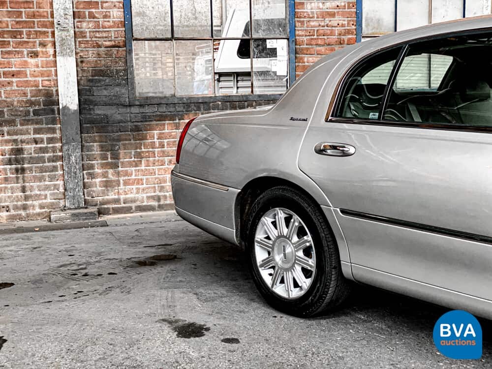 Lincoln Town Car Signature L4.6 V8 Extended 2008, 06-ZP-HH.