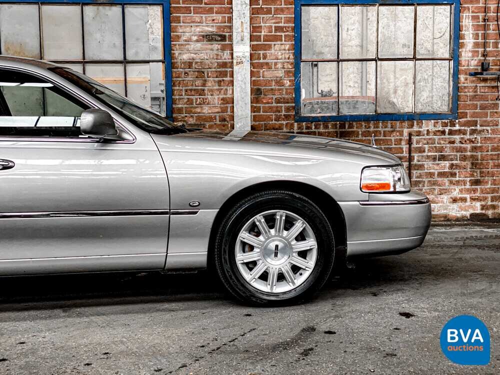 Lincoln Town Car Signature L4.6 V8 Extended 2008, 06-ZP-HH.