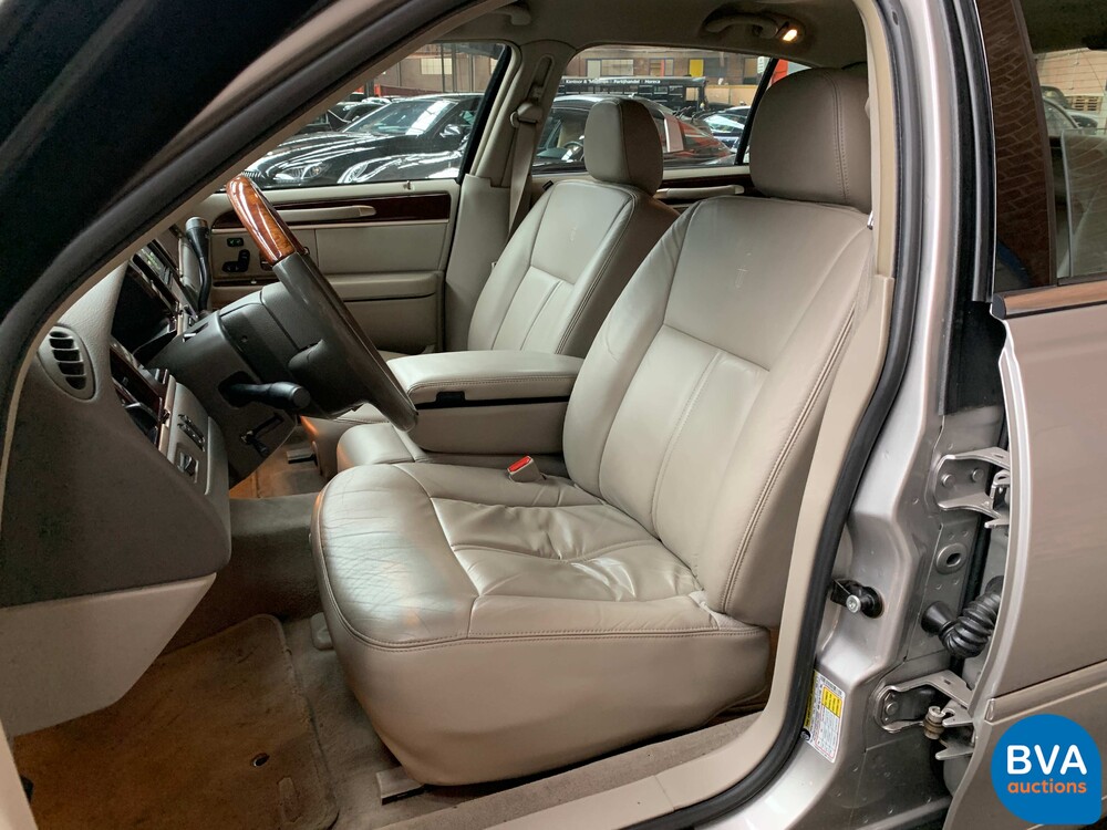 Lincoln Town Car Signature L4.6 V8 Extended 2008, 06-ZP-HH.