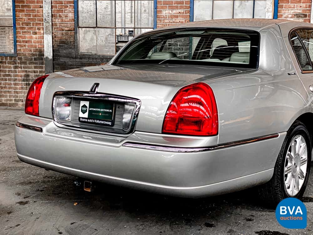 Lincoln Town Car Signature L4.6 V8 Extended 2008, 06-ZP-HH.