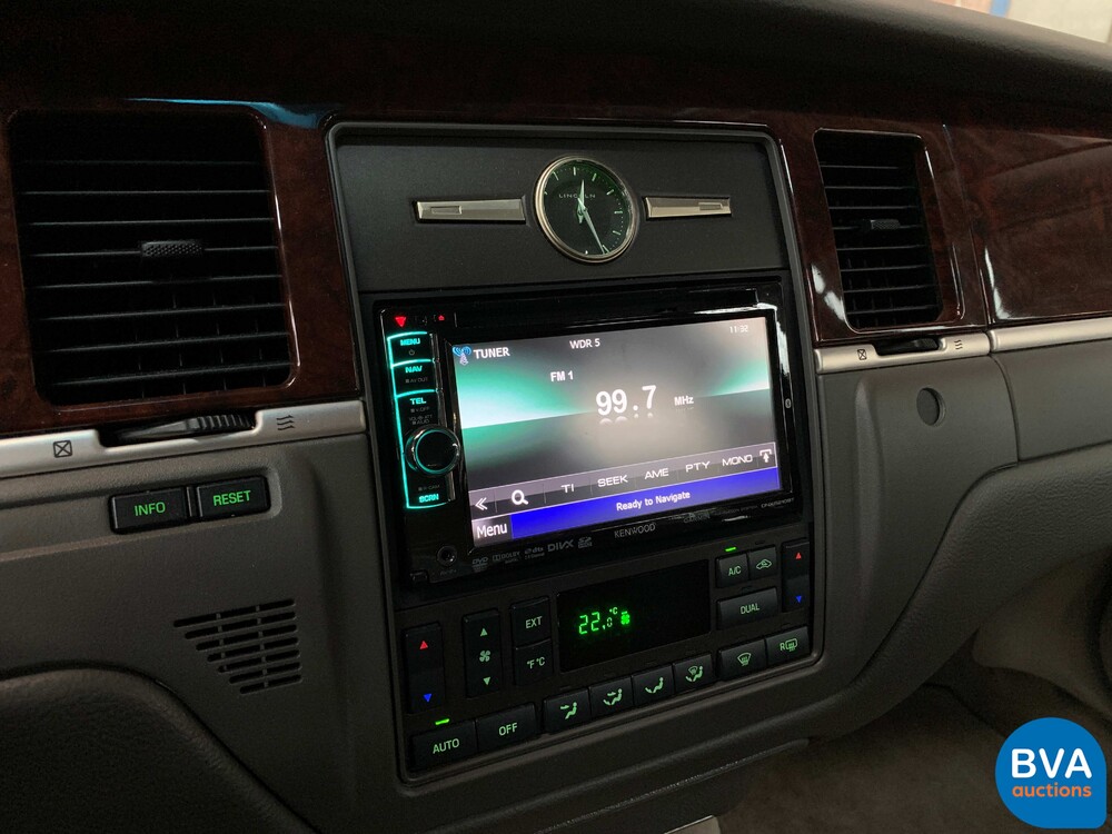 Lincoln Town Car Signature L4.6 V8 Extended 2008, 06-ZP-HH.