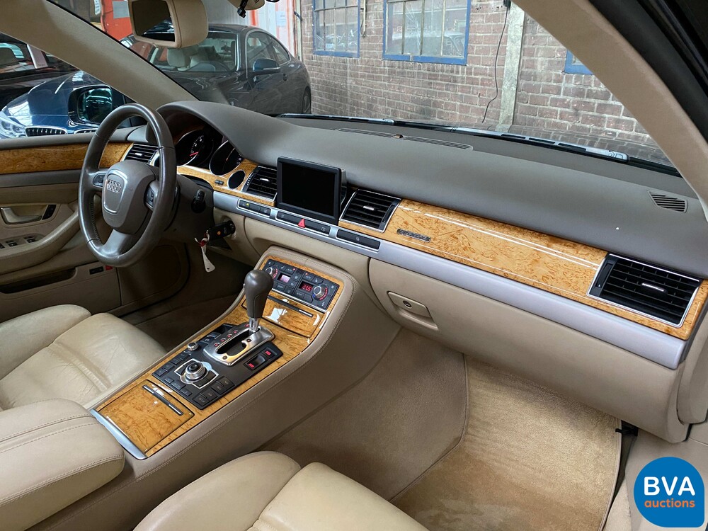 Audi A8 Lang 6.0 W12 Quattro Pro Line 450 PS 2006.