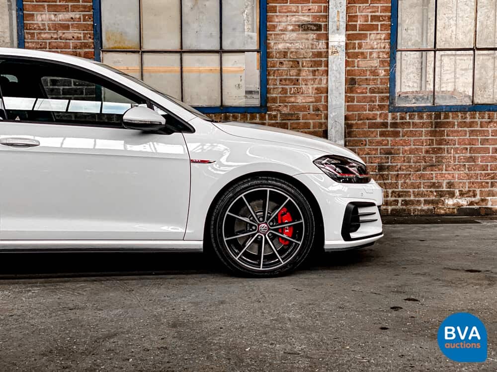 Volkswagen Golf GTI2.0 TSI Performance 245 PS 2020 FACELIFT, K-876-HF.