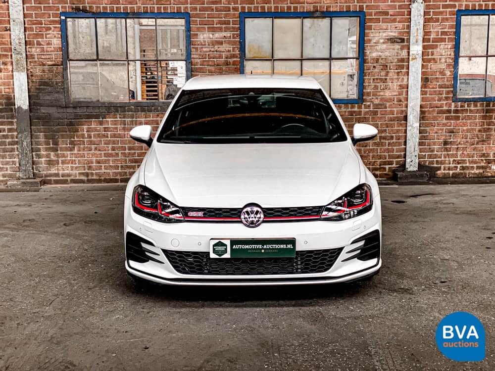Volkswagen Golf GTI2.0 TSI Performance 245 PS 2020 FACELIFT, K-876-HF.