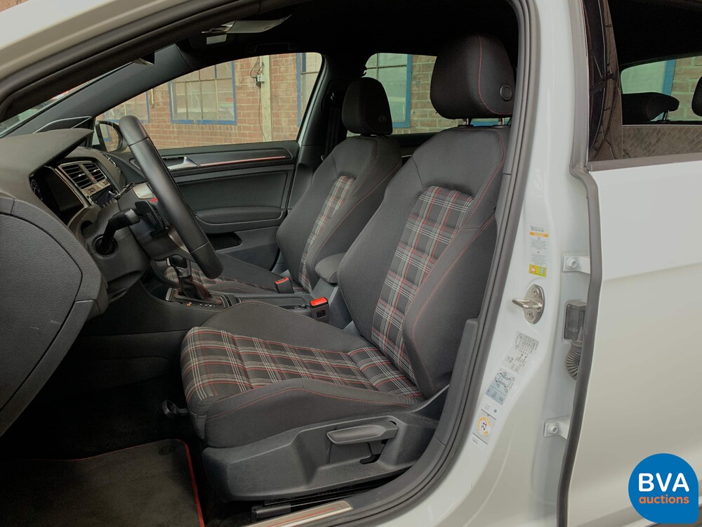 Volkswagen Golf GTI2.0 TSI Performance 245 PS 2020 FACELIFT, K-876-HF.