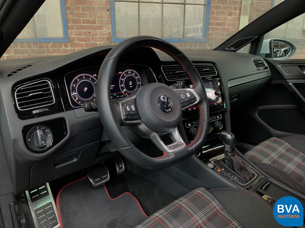 Volkswagen Golf GTI2.0 TSI Performance 245 PS 2020 FACELIFT, K-876-HF.