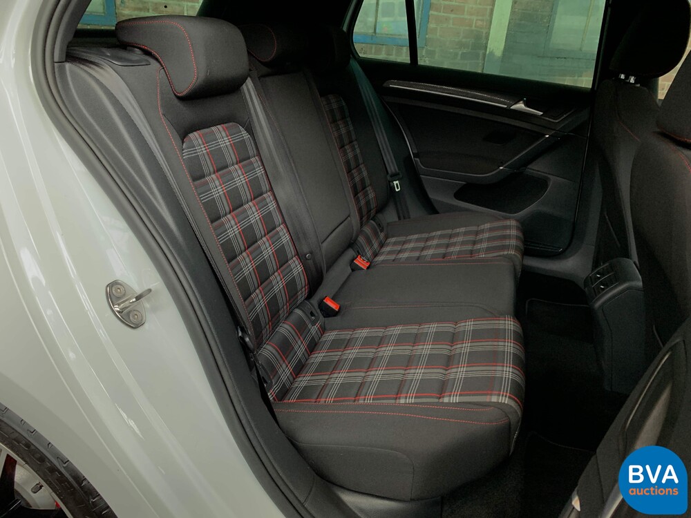 Volkswagen Golf GTI2.0 TSI Performance 245 PS 2020 FACELIFT, K-876-HF.