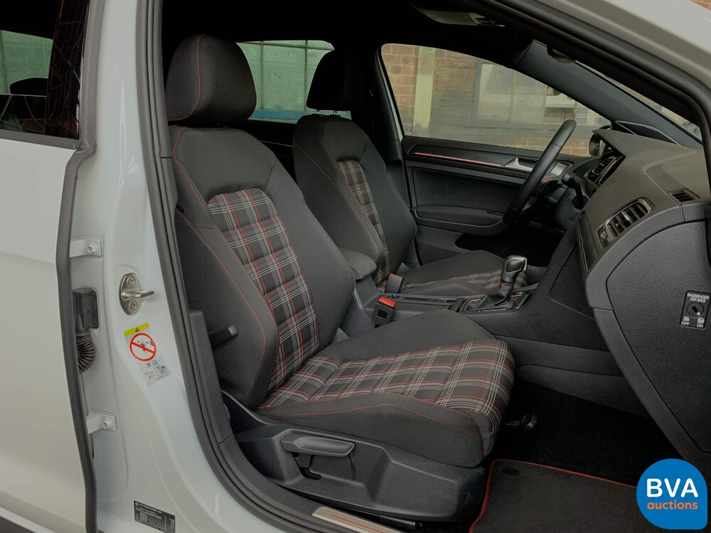 Volkswagen Golf GTI2.0 TSI Performance 245 PS 2020 FACELIFT, K-876-HF.